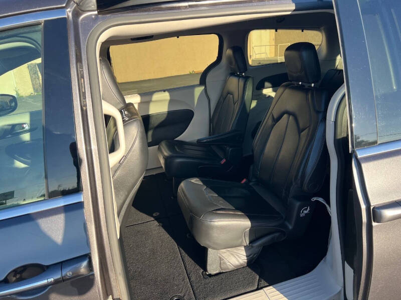 2020 Chrysler Pacifica Touring L