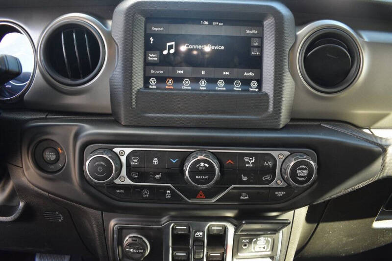 2022 Jeep Gladiator Sport