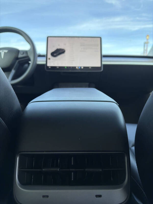 2025 Tesla Model Y Long Range