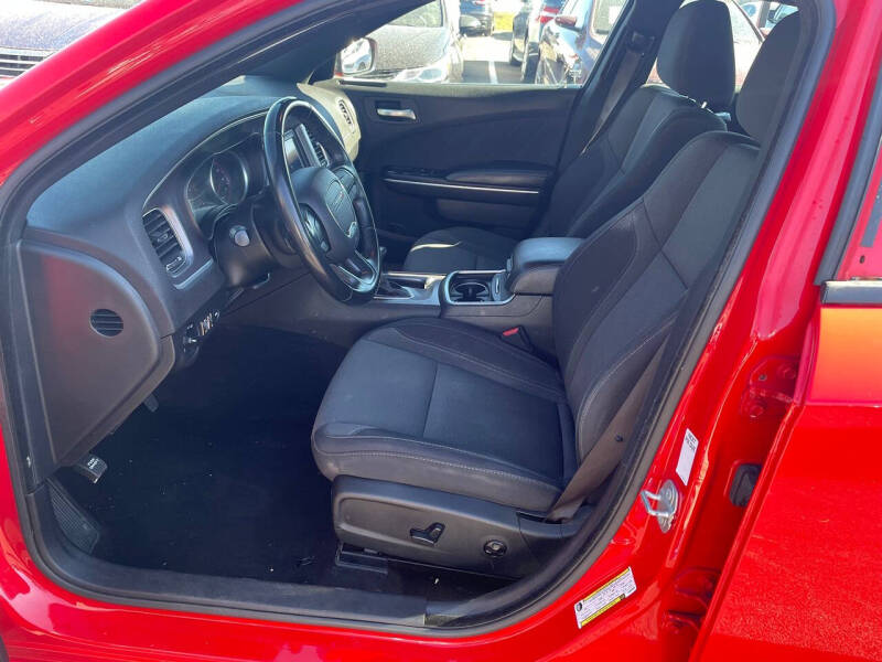 2017 Dodge Charger SE