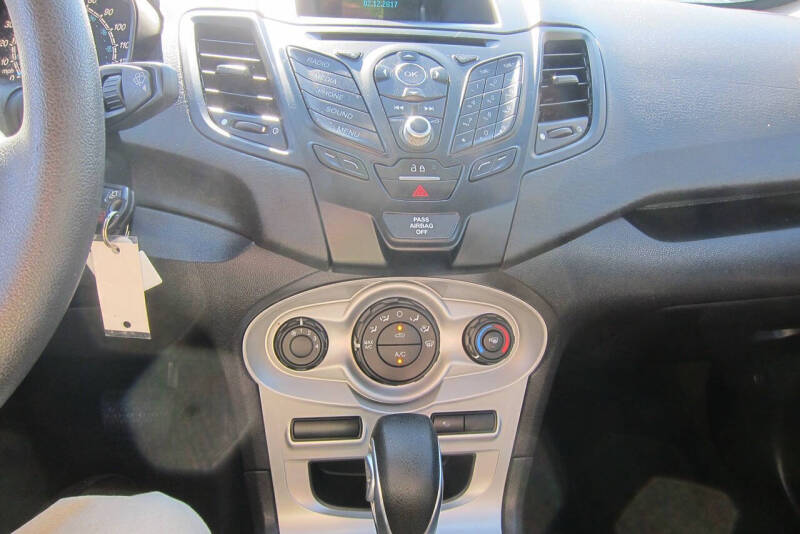 2017 Ford Fiesta SE