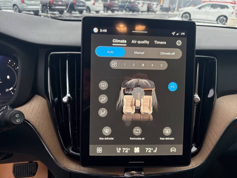 2026 Volvo XC60 B5 Plus