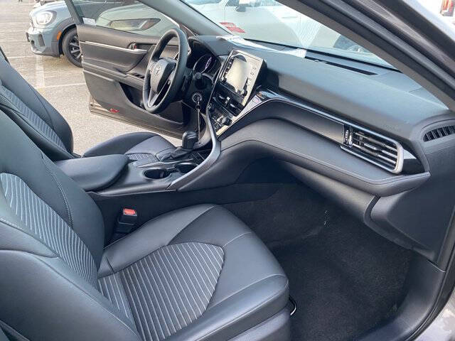 2022 Toyota Camry SE