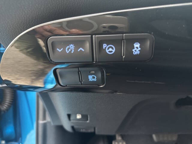 2022 Toyota Prius LE