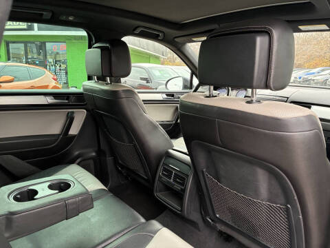 2017 Volkswagen Touareg V6 Wolfsburg