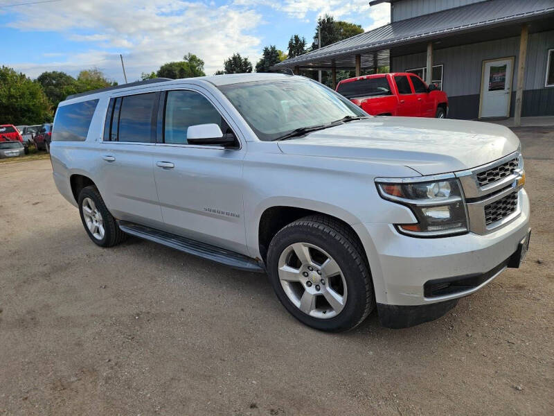 2015 Chevrolet Suburban LT's photo