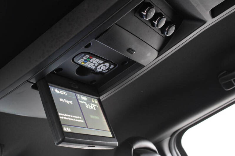 2014 Chrysler Town and Country S