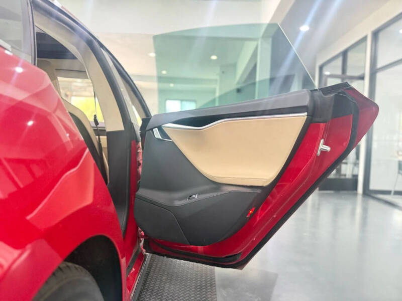 2013 Tesla Model S Performance