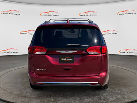 2017 Chrysler Pacifica