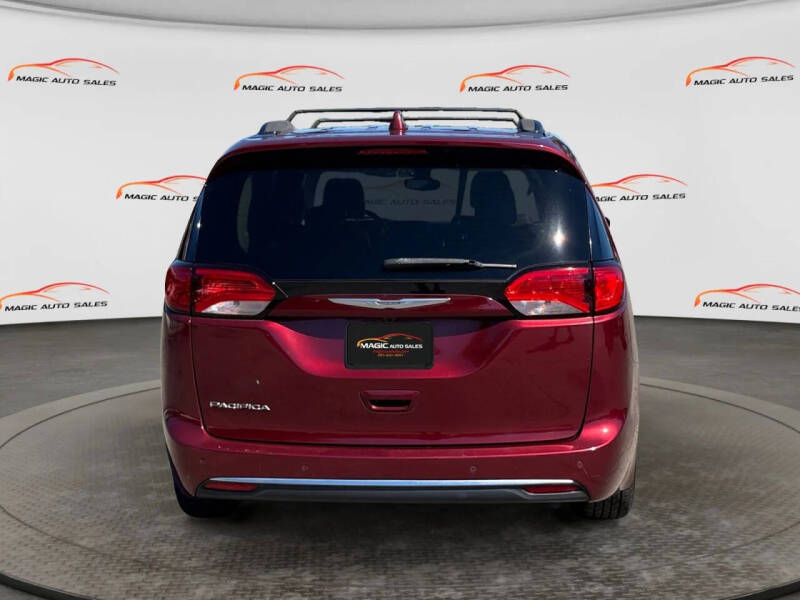 2017 Chrysler Pacifica
