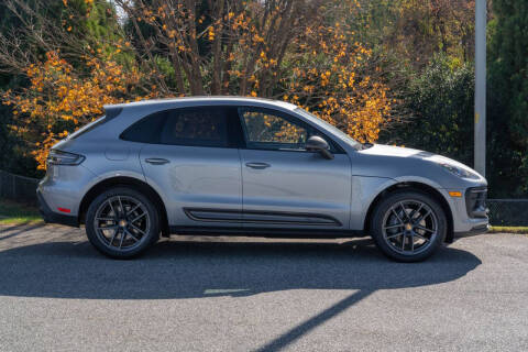 2025 Porsche Macan T