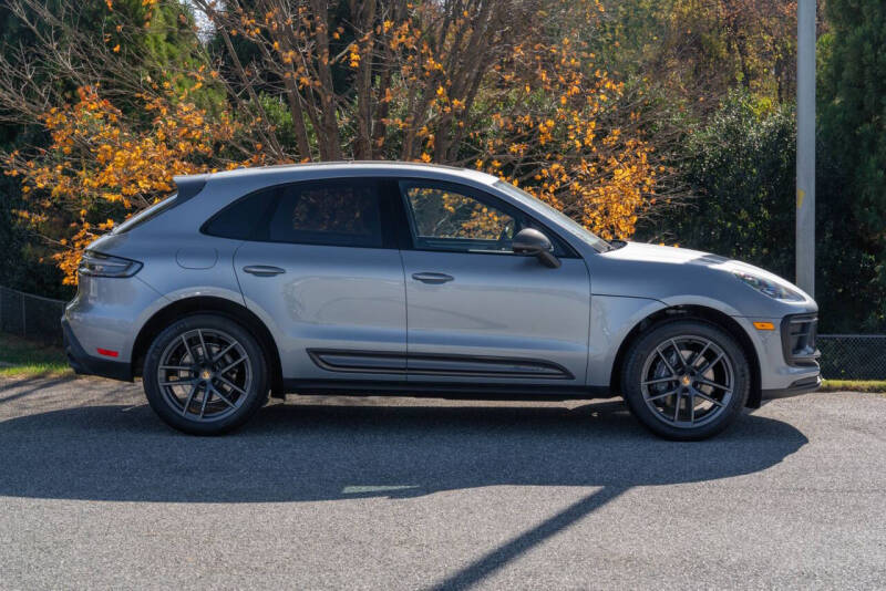 2025 Porsche Macan T