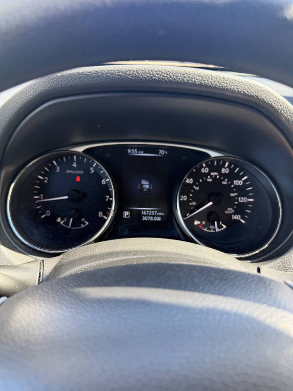 2016 Nissan Rogue SV