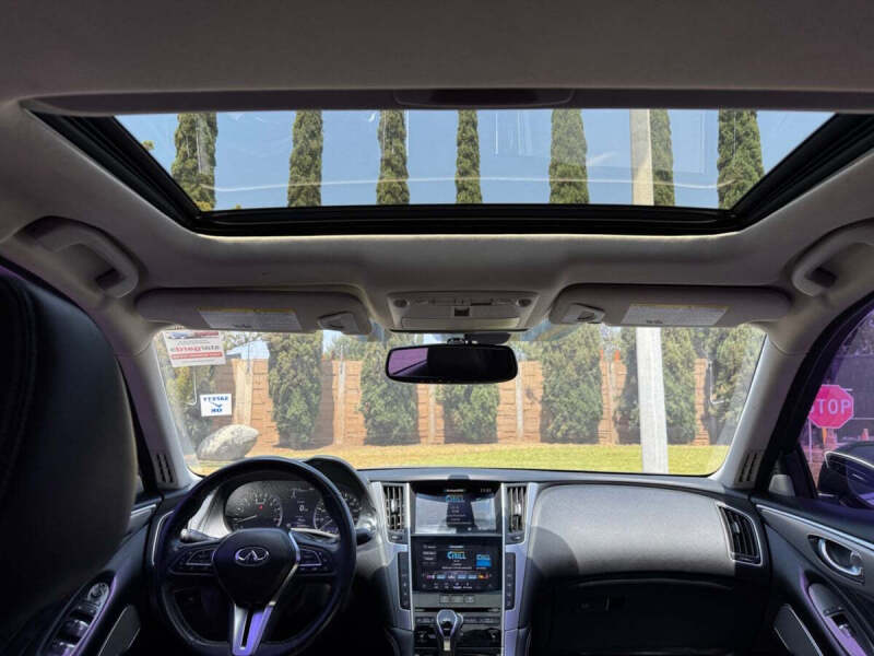 2022 Infiniti Q50 Luxe