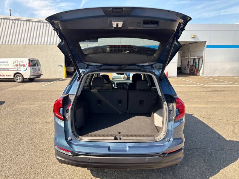 2024 GMC Terrain SLE