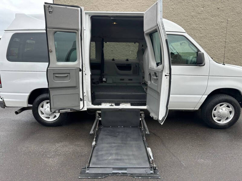 2008 Ford E-Series E-150 XLT