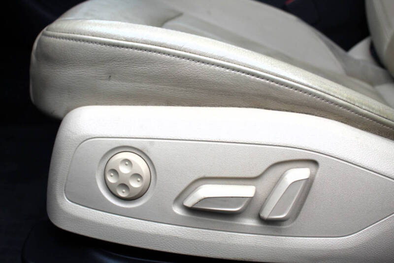 2017 Audi A4 2.0T quattro Premium