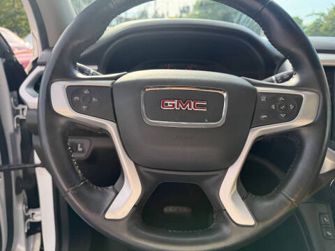 2017 GMC Acadia SLE-2