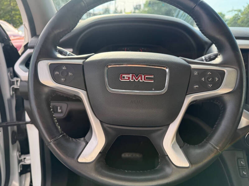 2017 GMC Acadia SLE-2