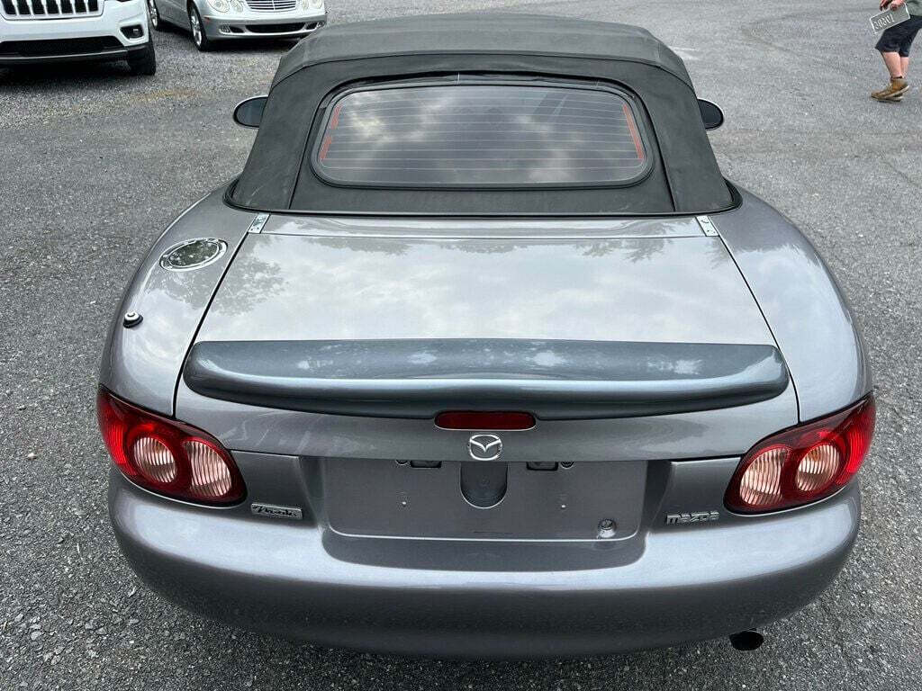 2002 Mazda MX-5 Miata 5