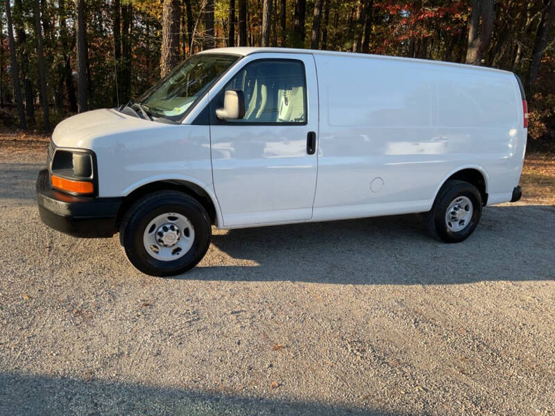 2011 Chevrolet Express Cargo null photo 30