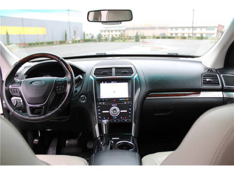 2017 Ford Explorer Platinum