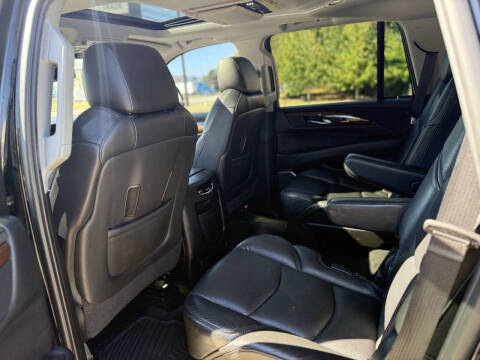 2018 Cadillac Escalade Luxury