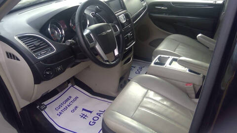 2013 Chrysler Town and Country Touring