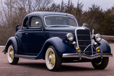 1935 Ford Deluxe