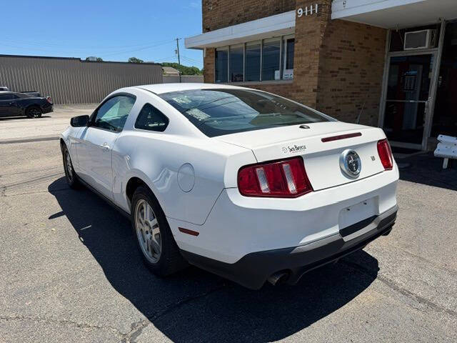 2011 Ford Mustang V6