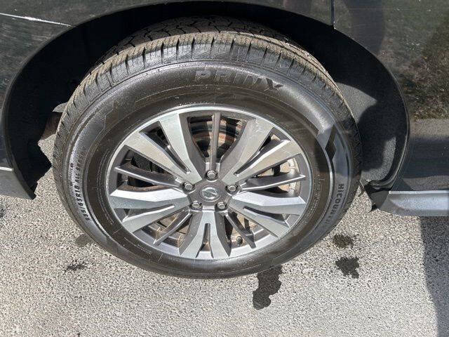 2020 Nissan Pathfinder SL