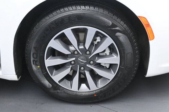 2024 Chrysler Pacifica Plug-In Hybrid Select