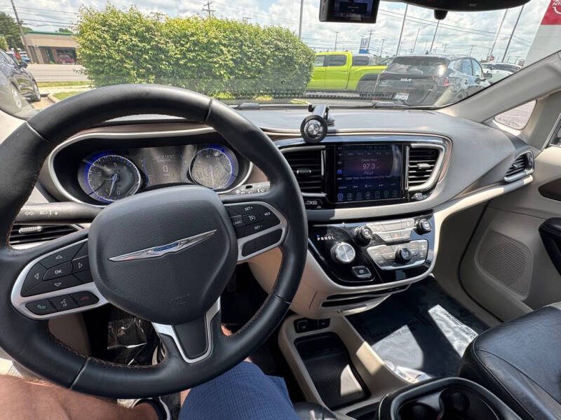 2017 Chrysler Pacifica Touring Plus