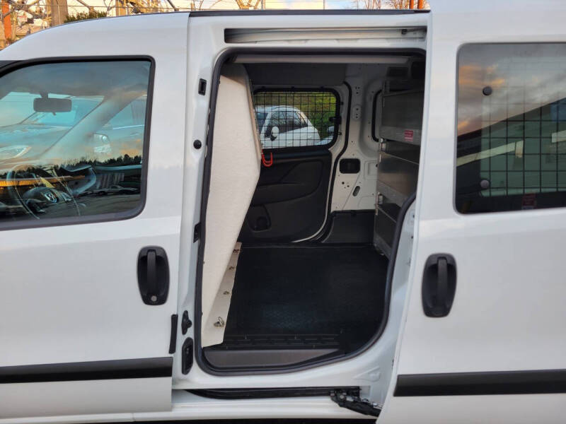 2019 RAM Promaster City SLT photo 19