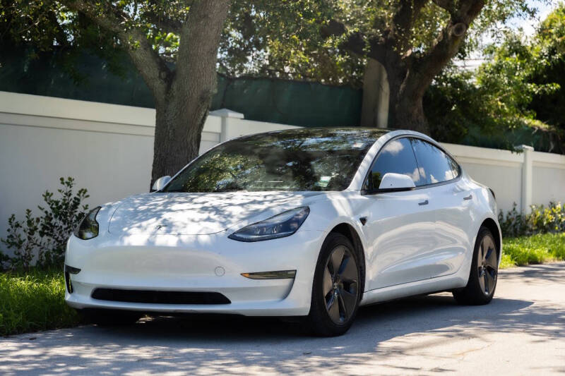 2021 Tesla Model 3 Base's photo