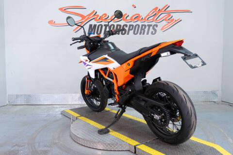 2026 KTM 690 SMC R