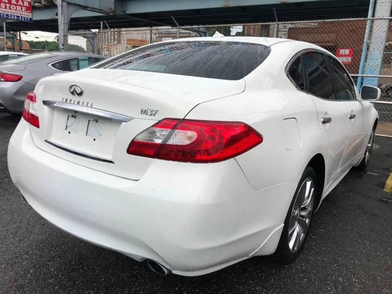 2012 Infiniti M37