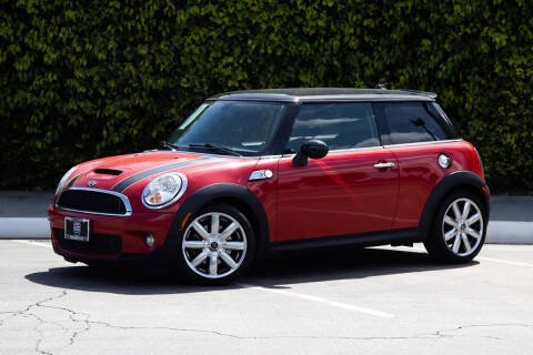 2010 MINI Cooper for sale at Southern Auto Finance in Bellflower CA