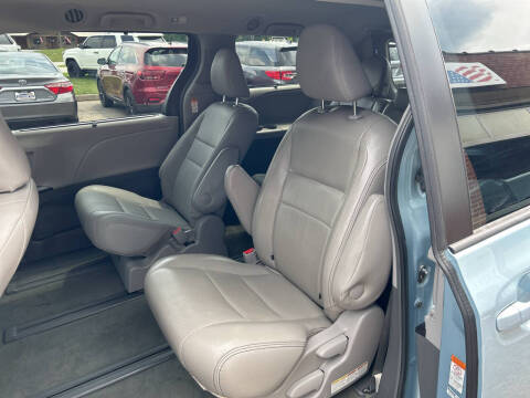 2017 Toyota Sienna LE 7-Passenger