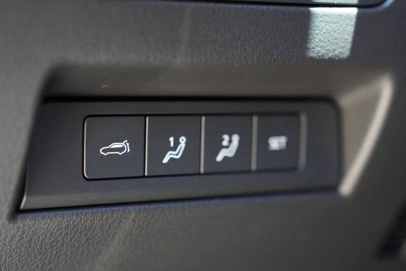 2025 Mazda CX-70 Plug-in Hybrid Premium