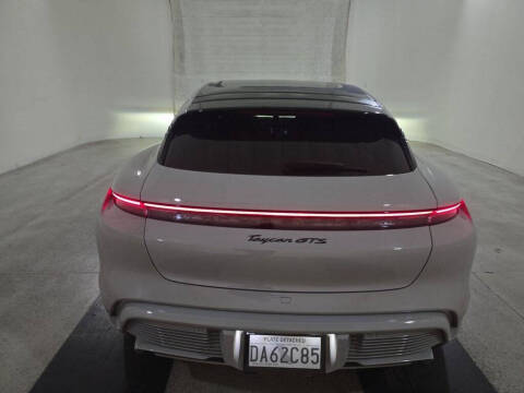 2024 Porsche Taycan GTS Sport Turismo