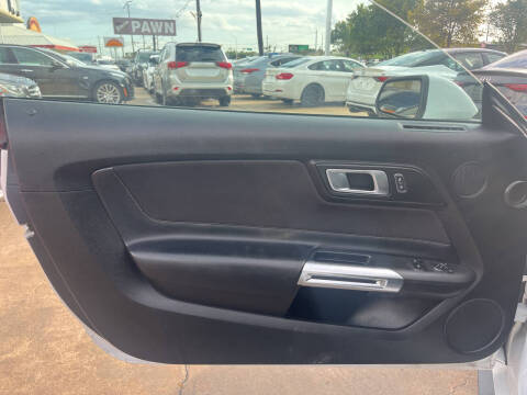 2022 Ford Mustang EcoBoost