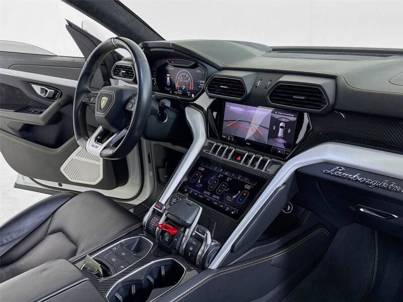 2020 Lamborghini Urus