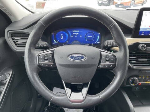 2022 Ford Escape Titanium