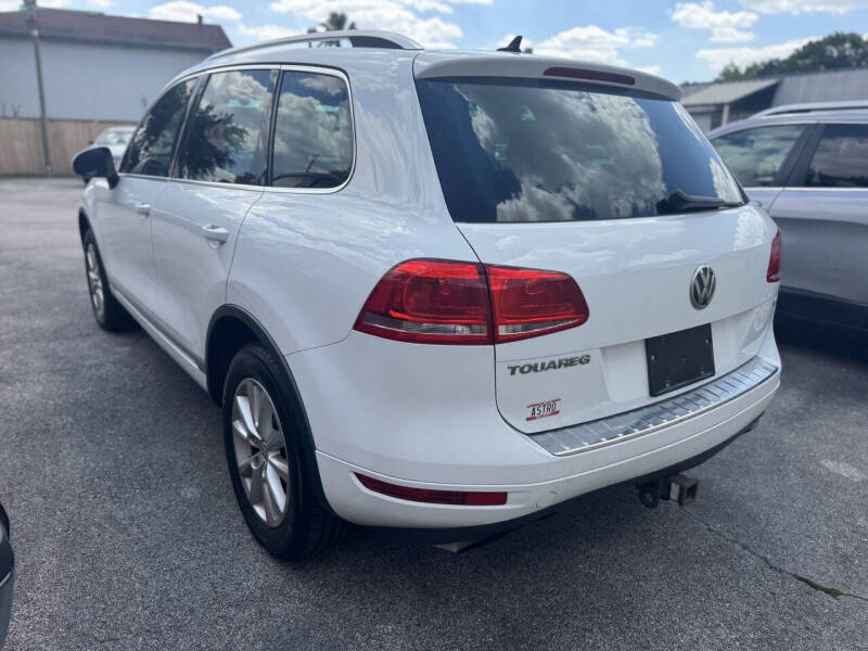 2014 Volkswagen Touareg V6 Lux