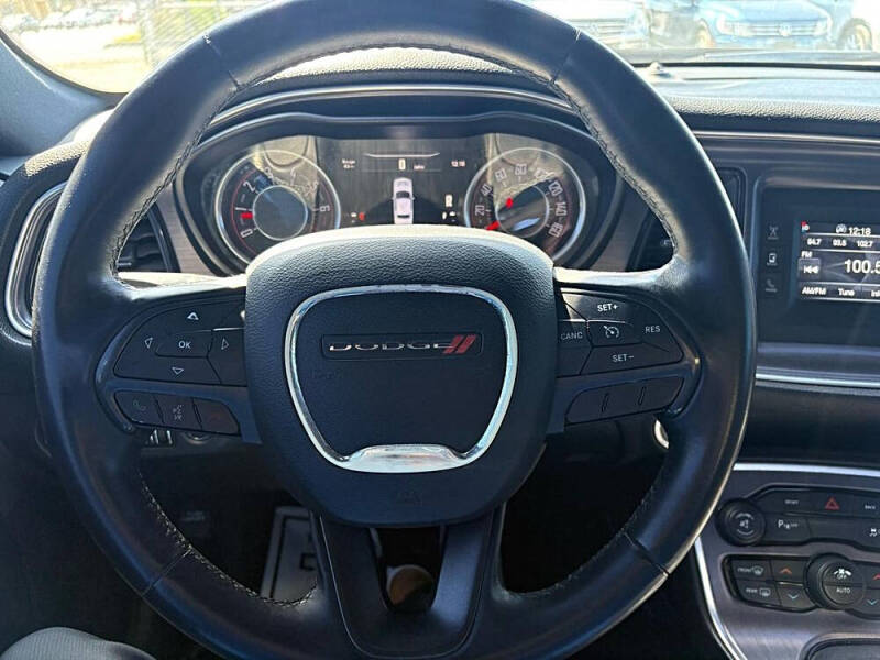 2015 Dodge Challenger SXT