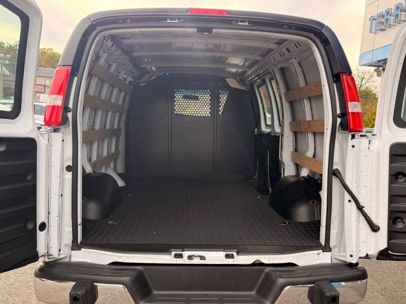 2023 GMC Savana 2500