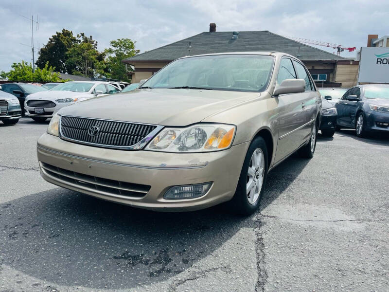 2000 Toyota Avalon for sale at Ronnie Motors LLC in San Jose CA