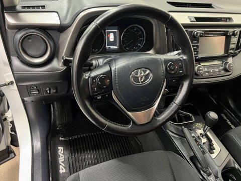 2017 Toyota RAV4 Hybrid XLE