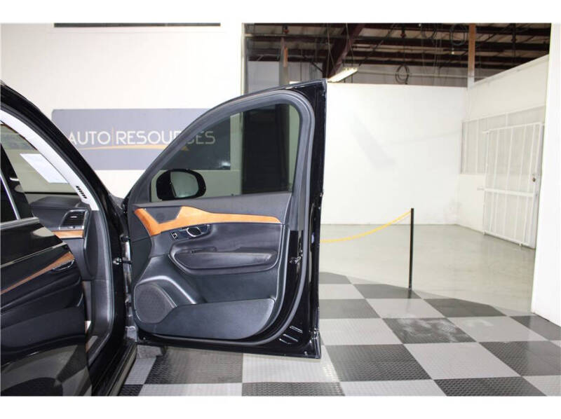 2021 Volvo XC90 T5 Momentum